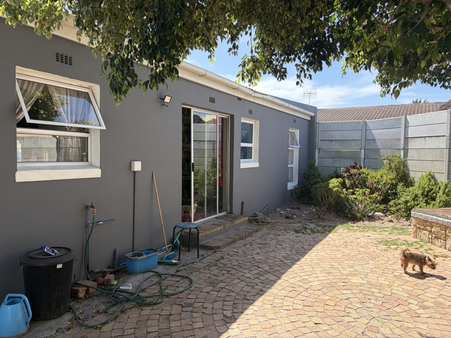 3 Bedroom Property for Sale in Table View Western Cape